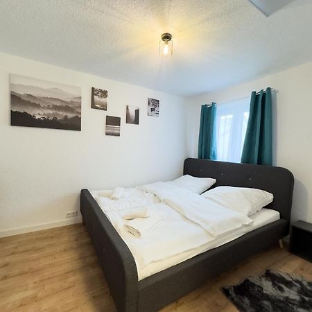 Klassen Apartments! Stadtnahes Ferienhaus* Mit Terrasse In Aulendorf * Fuer 6-8 Personen ภายนอก รูปภาพ
