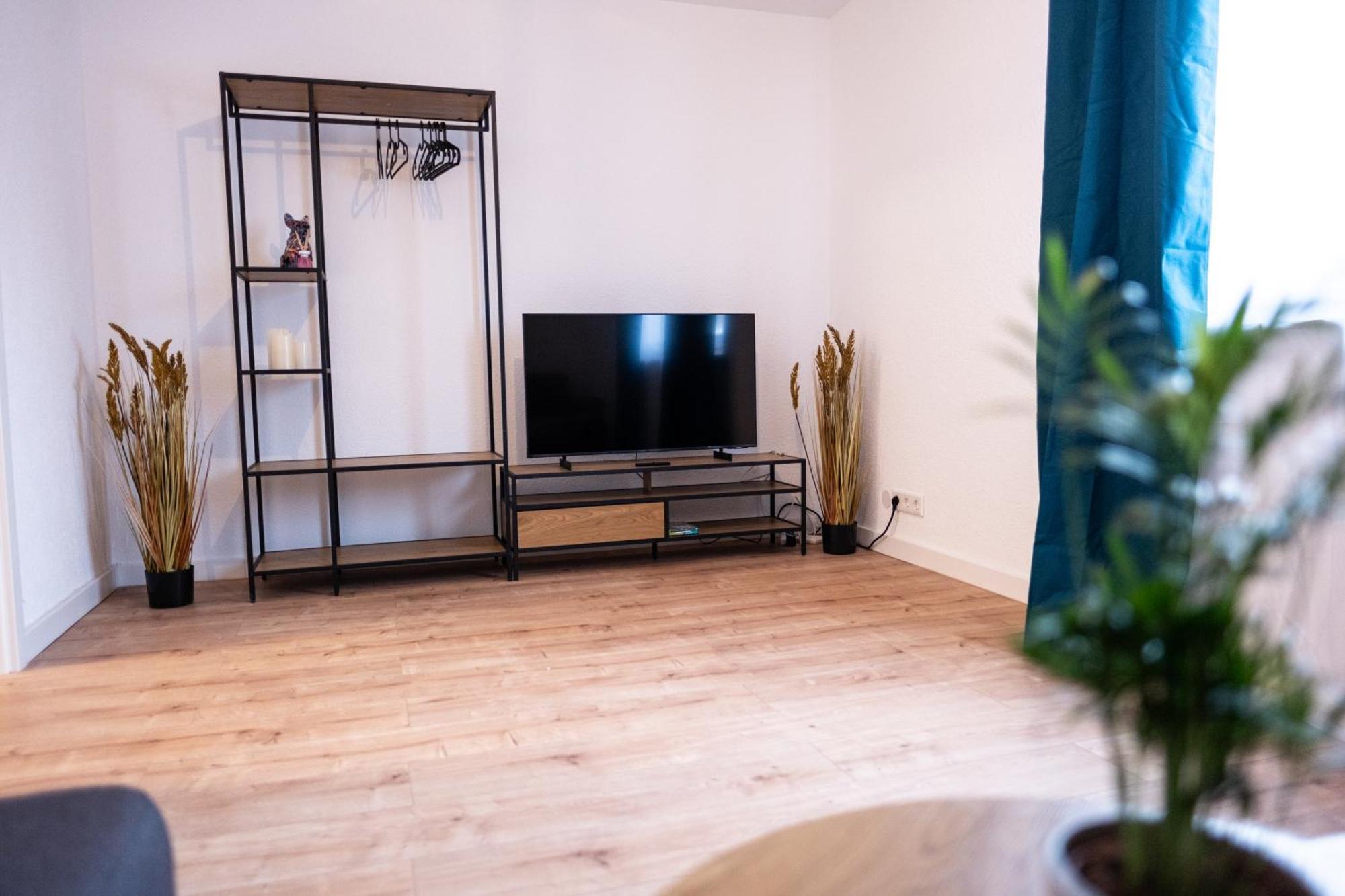 Klassen Apartments! Stadtnahes Ferienhaus* Mit Terrasse In Aulendorf * Fuer 6-8 Personen ภายนอก รูปภาพ