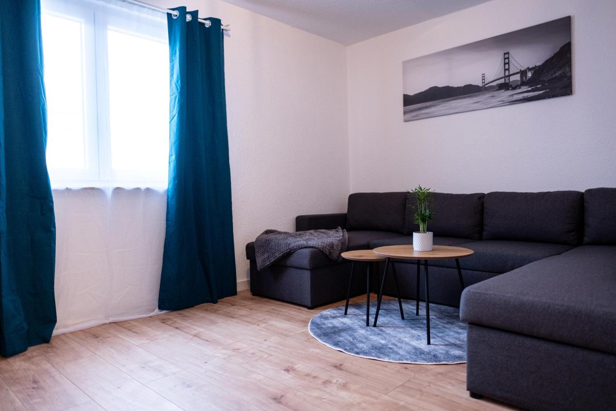 Klassen Apartments! Stadtnahes Ferienhaus* Mit Terrasse In Aulendorf * Fuer 6-8 Personen ภายนอก รูปภาพ