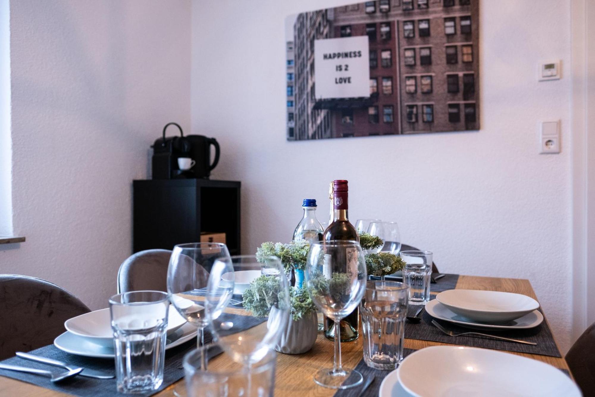 Klassen Apartments! Stadtnahes Ferienhaus* Mit Terrasse In Aulendorf * Fuer 6-8 Personen ภายนอก รูปภาพ